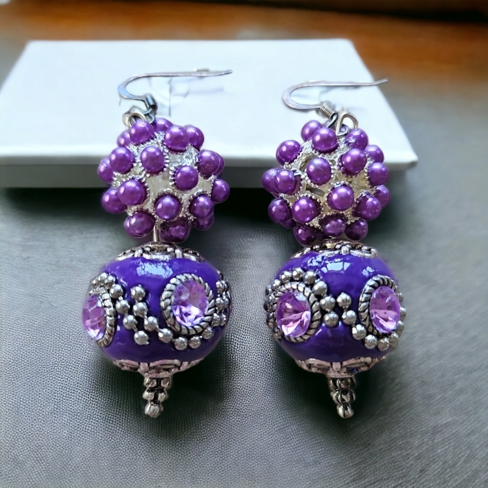 Funky Handcrafted Ball Bead Silver Tone Pierced Earrings - Picture 2 of 7